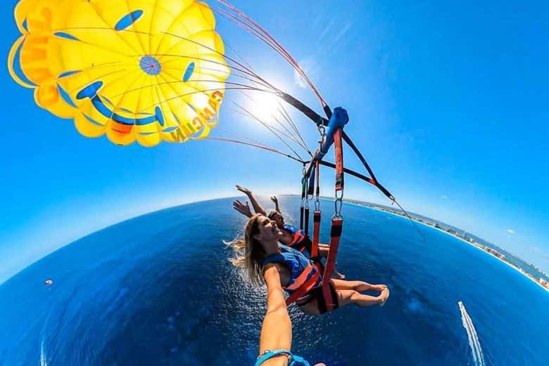 Volando sobre las aguas del Mar Rojo